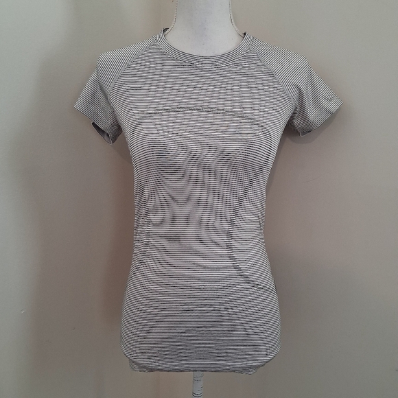 Lululemon Swiftly Tech Short Sleeve 2.0 Tempo Stripe White / Black Size 4 - Picture 2 of 8